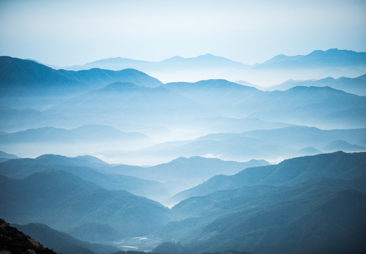 dawn-hwangmasan-mountain-with-sea-clouds