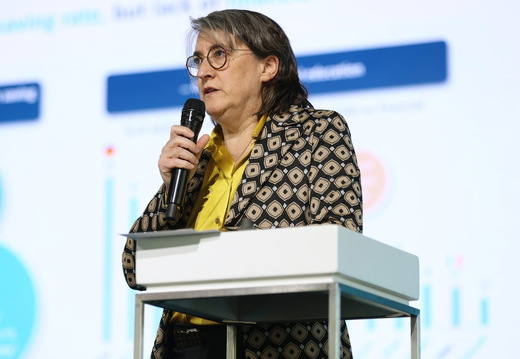 Delphine d’Amarzit
